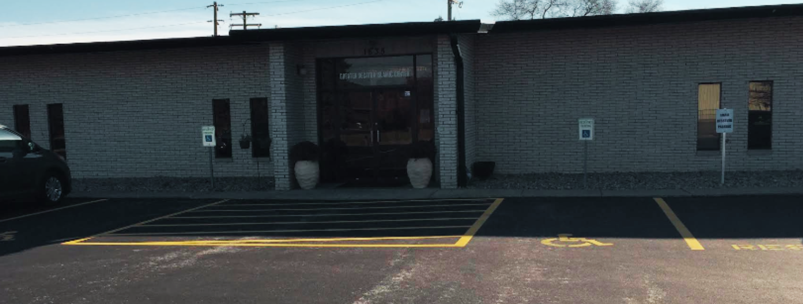 Exterior view of Masjid Wali Hasan Decatur IL building